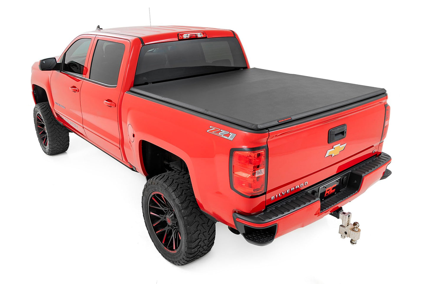 Soft Tri-Fold Bed Cover | 5'9" Bed | Chevy/GMC 1500 (14-18 & Classic)