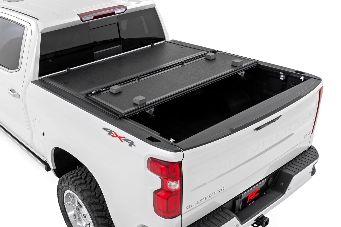 Hard Low Profile Bed Cover | 5'9" Bed | Chevy/GMC 1500 (19-24)