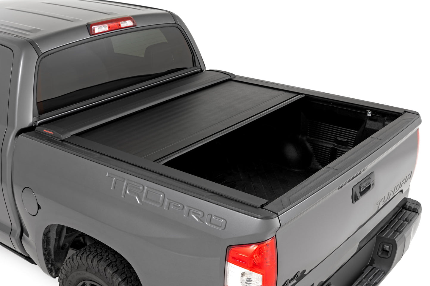 Retractable Bed Cover | 5'7" Bed | Toyota Tundra 2WD/4WD (2007-2021)