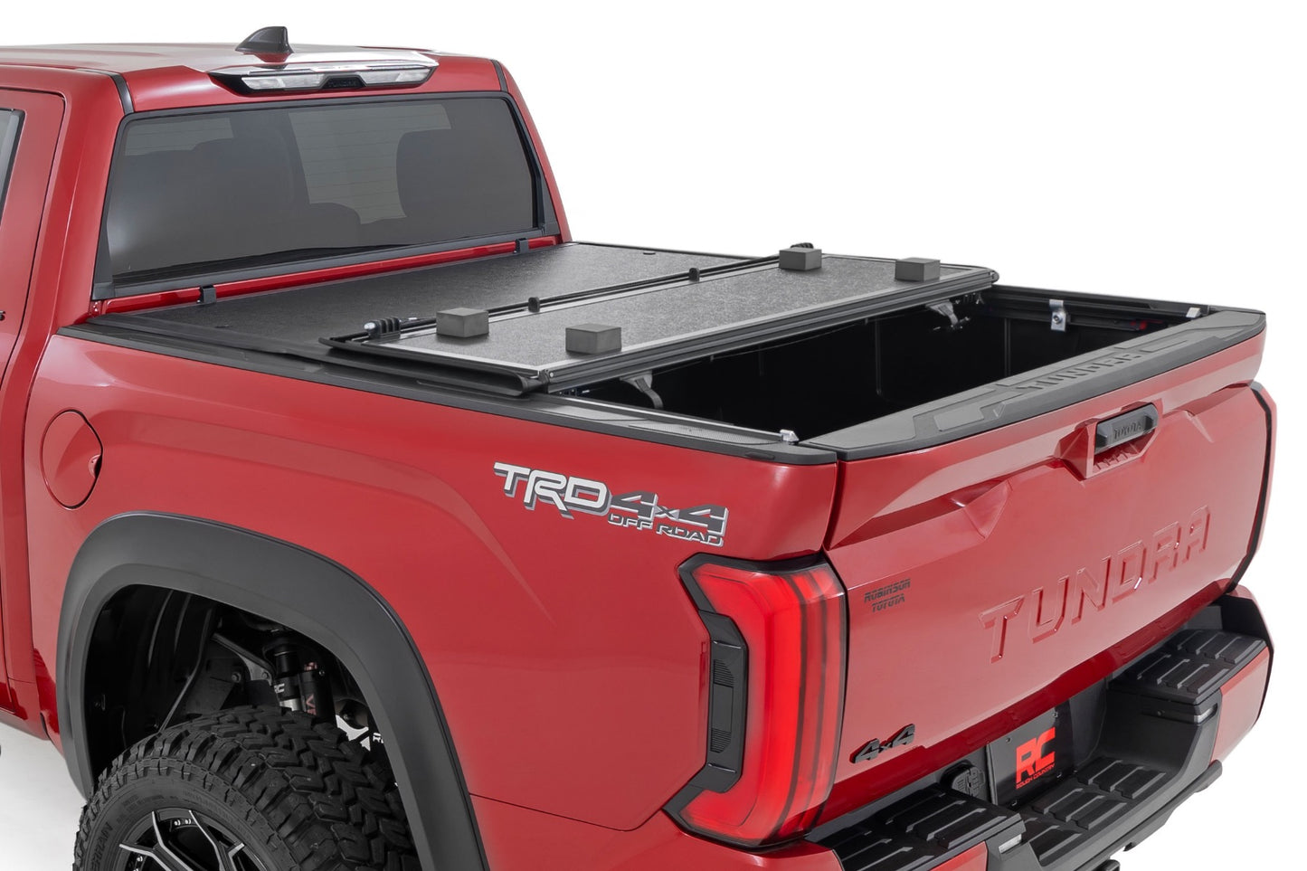 Hard Low Profile Bed Cover | 5'7" Bed | Cargo Mgmt | Toyota Tundra (22-24)