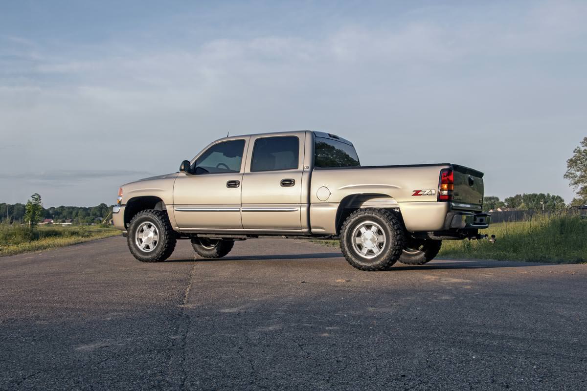 1.5-2 Inch Leveling Kit | Chevy/GMC Sierra 1500/Silverado 1500/Tahoe/Yukon (99-06 & Classic)