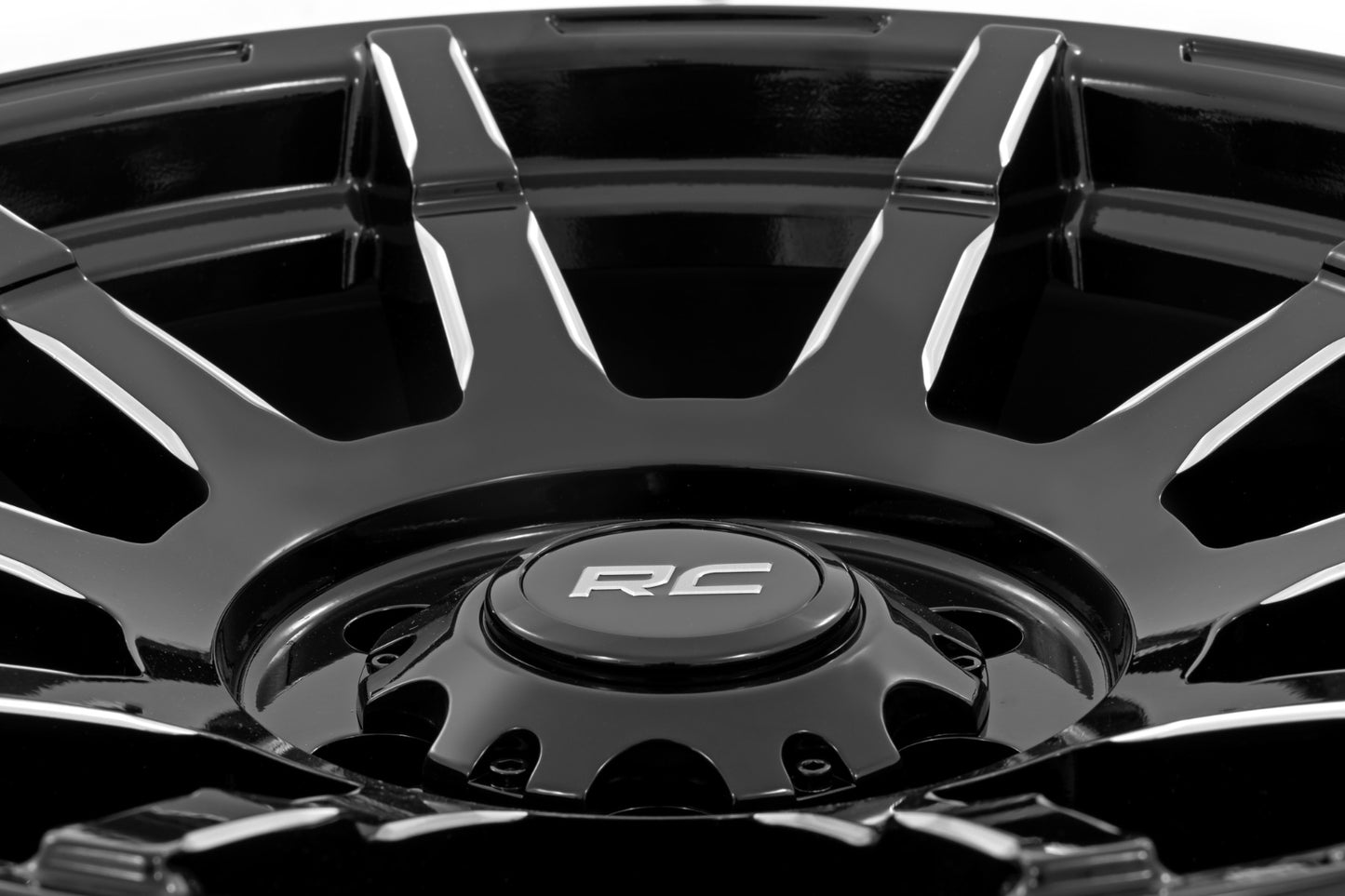 Rough Country 83 Series Wheel | One-Piece | Gloss Black | 17x9 | 6x135 | +0mm