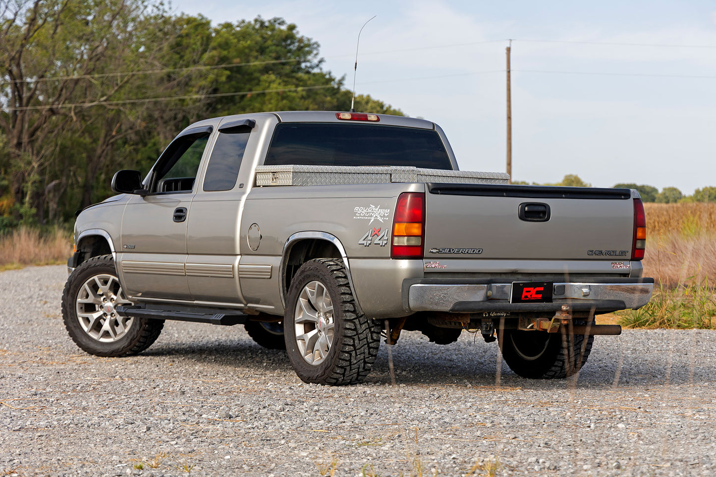 HD2 Aluminum Running Boards | Ext Cab | Chevy/GMC 1500/2500HD (99-06 & Classic)