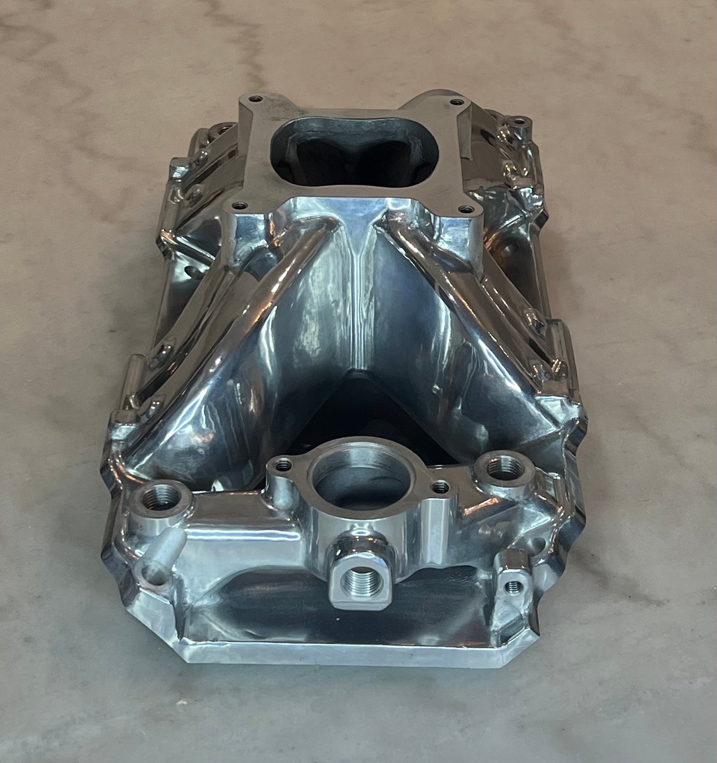 Polished Aluminum Intake Manifold for Big Block Chevy, Oval Port, Single Plane, Air Gap Style.