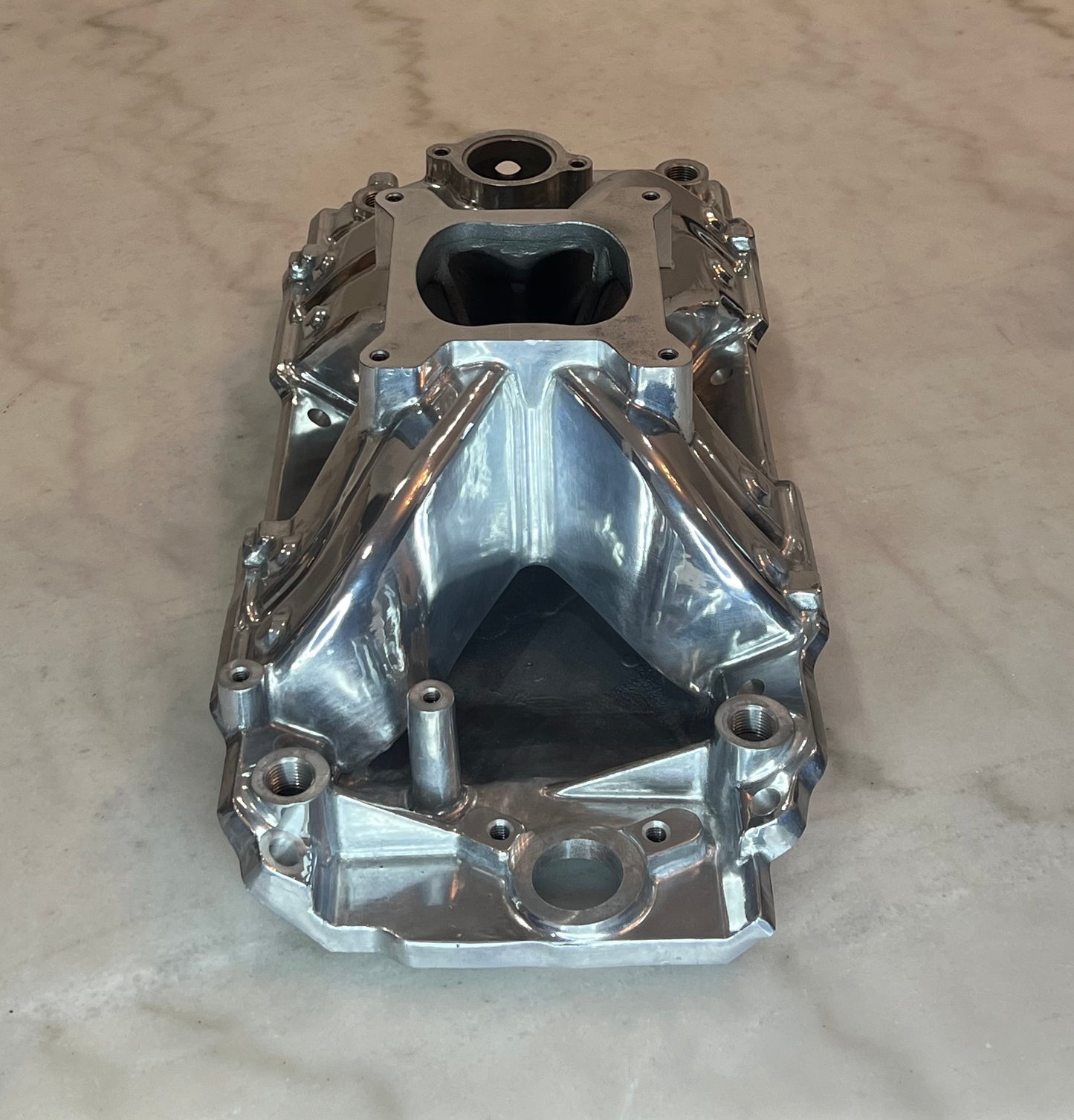 Polished Aluminum Intake Manifold for Big Block Chevy, Oval Port, Single Plane, Air Gap Style.