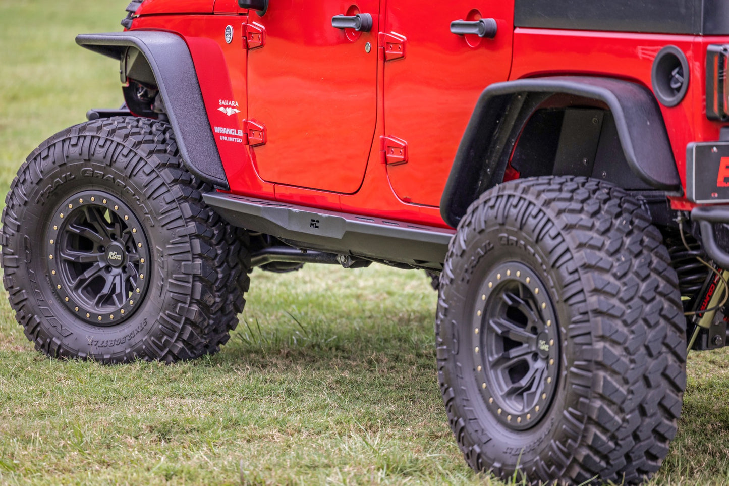 Rock Sliders | Heavy Duty l 4-Door | Jeep Wrangler Unlimited 2WD/4WD (07-18)