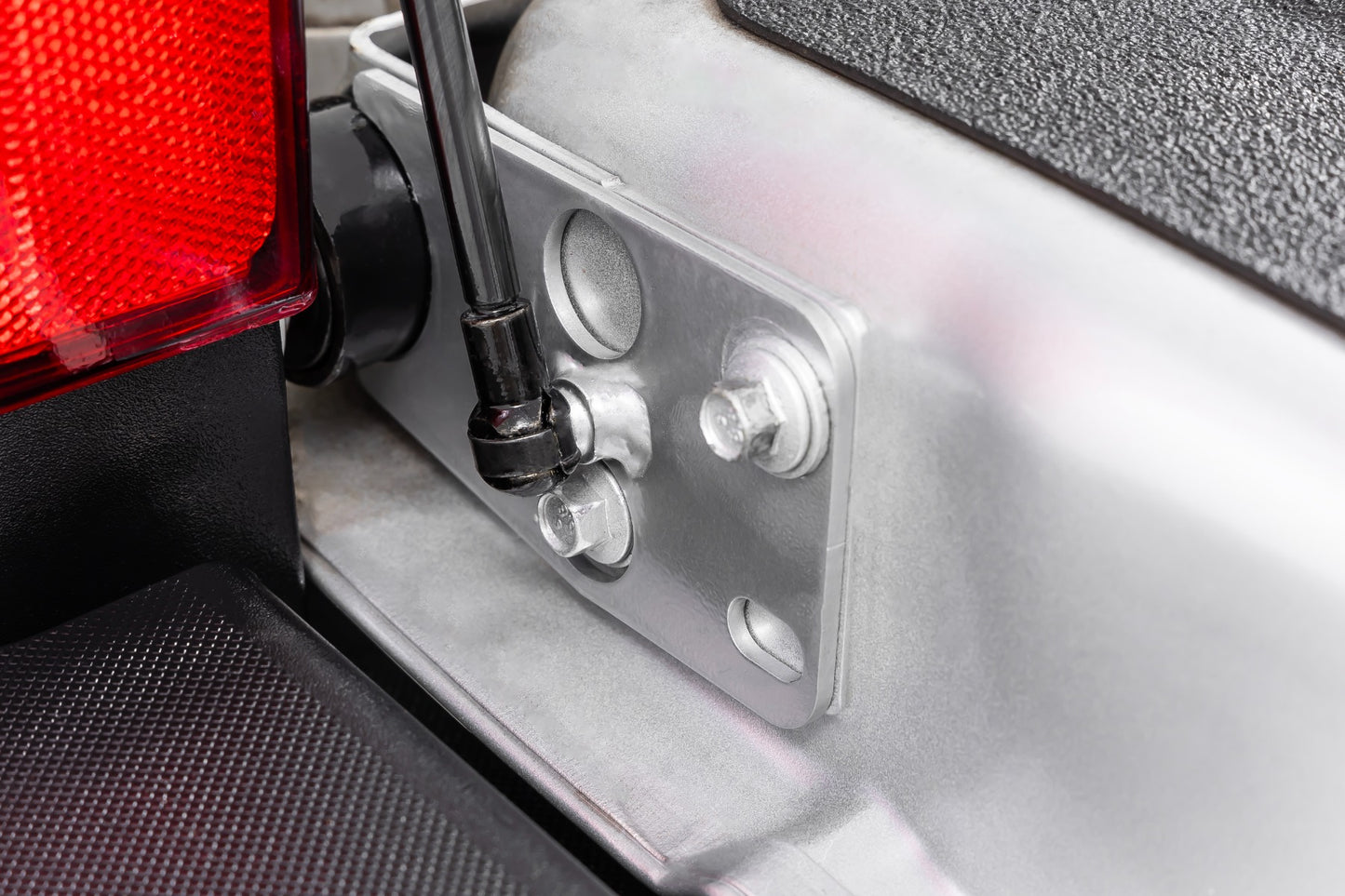 Tailgate Assist | Ford F-150/F-250/F-350 2WD/4WD (2015-2024)