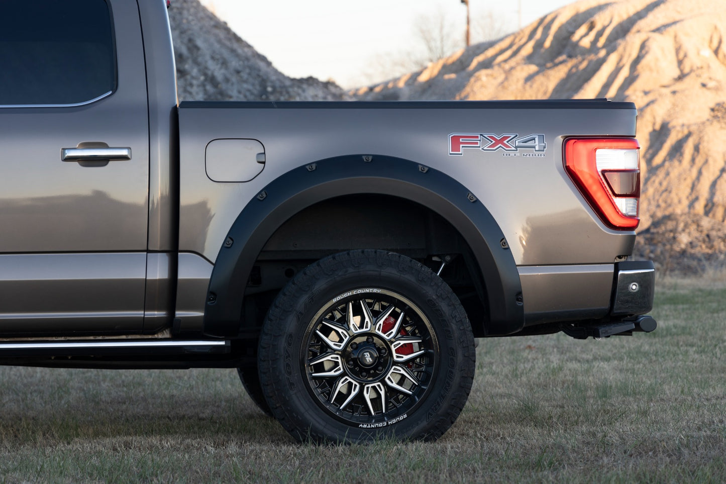 Pocket Fender Flares | UM Agate Black | Ford F-150 2WD/4WD (2021-2024)