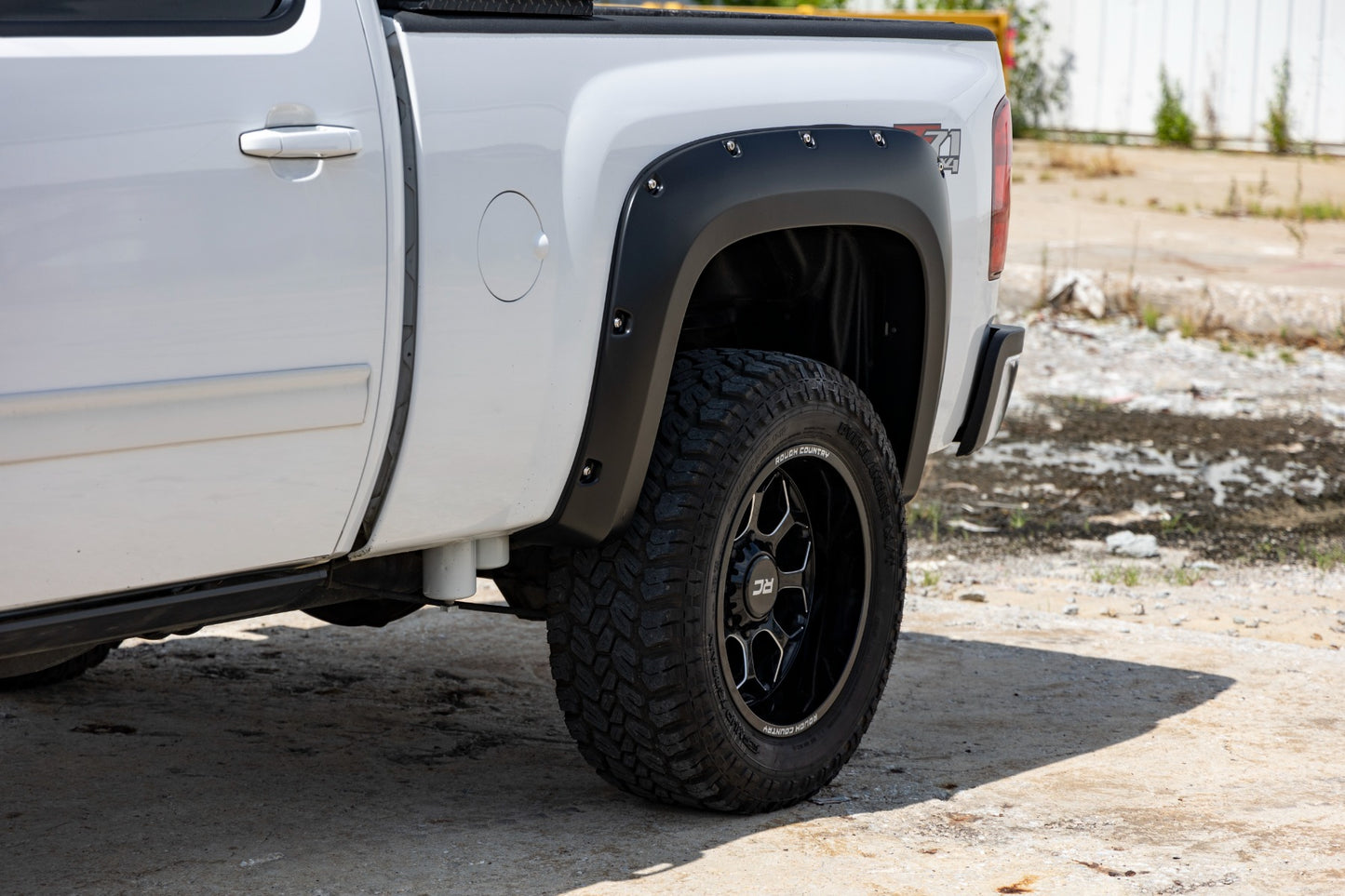 Pocket Fender Flares | GAZ Summit White | Chevy Silverado 1500/2500HD/3500HD (07-14)