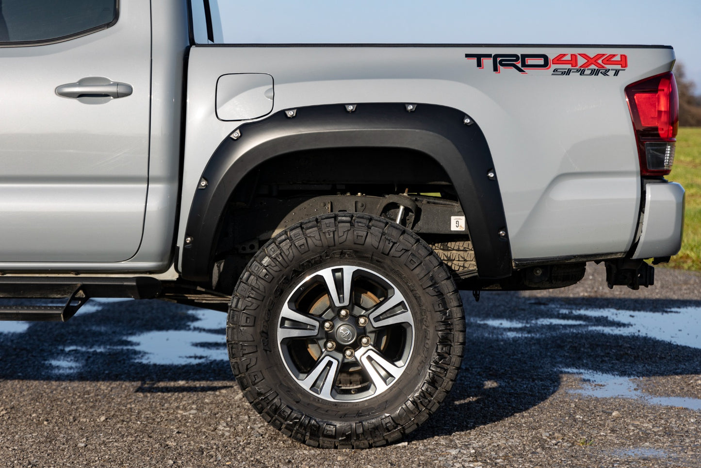 Pocket Fender Flares | 202 Black Onyx | Toyota Tacoma 2WD/4WD (2016-2023)