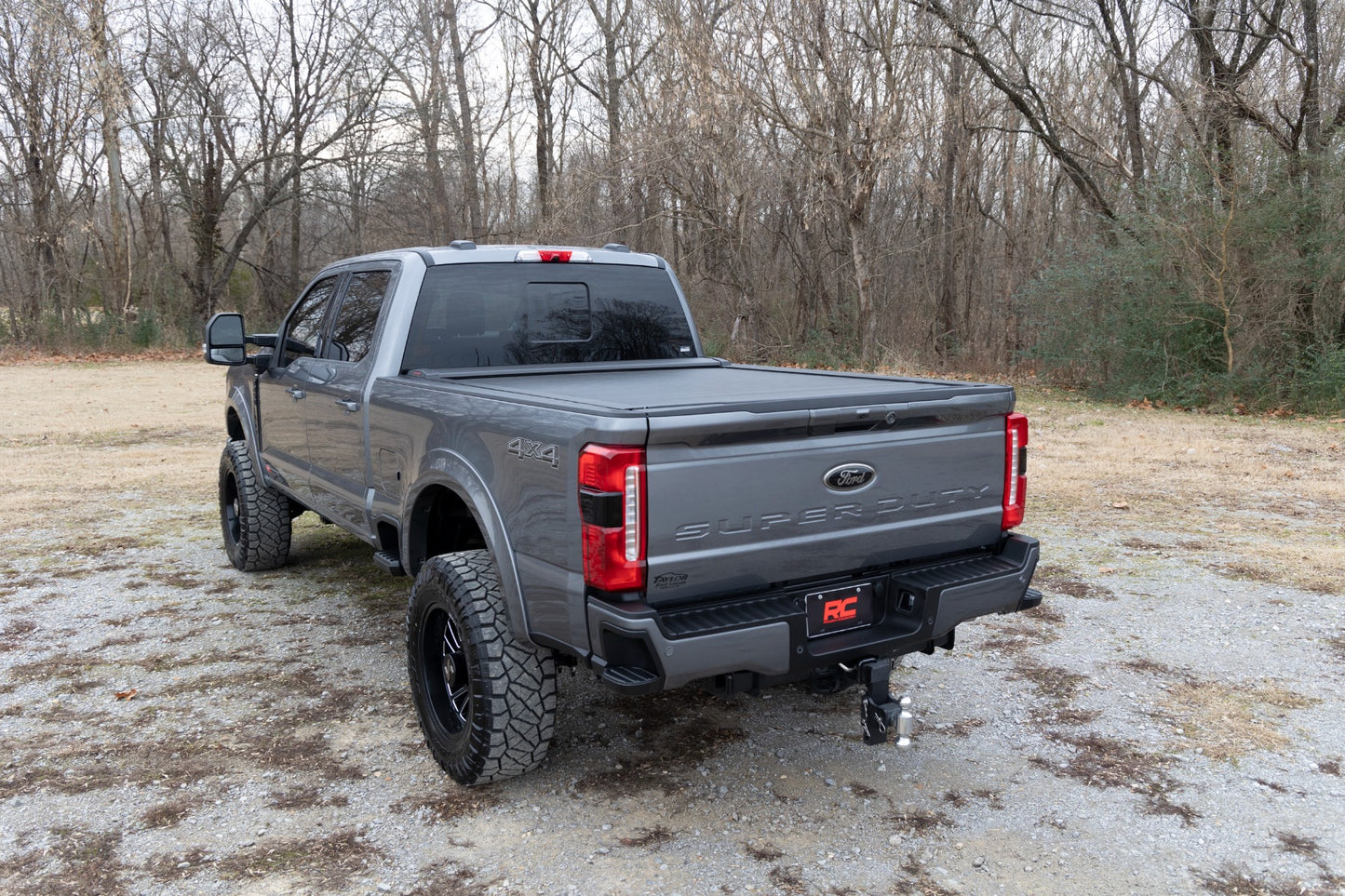 Retractable Bed Cover | 6'10" Bed | Ford F-250/F-350 Super Duty (17-24)