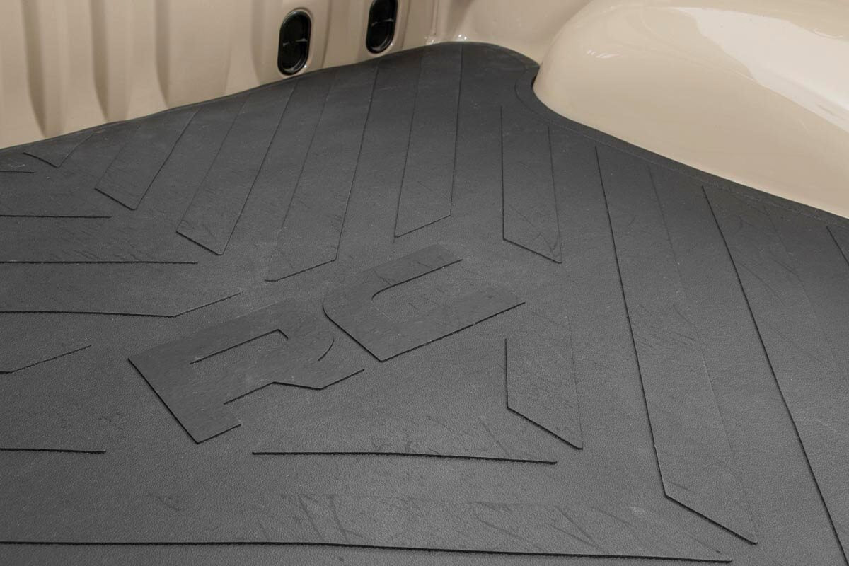 Bed Mat | 5'7" Bed | RC Logo | Toyota Tundra 2WD/4WD (2007-2021)