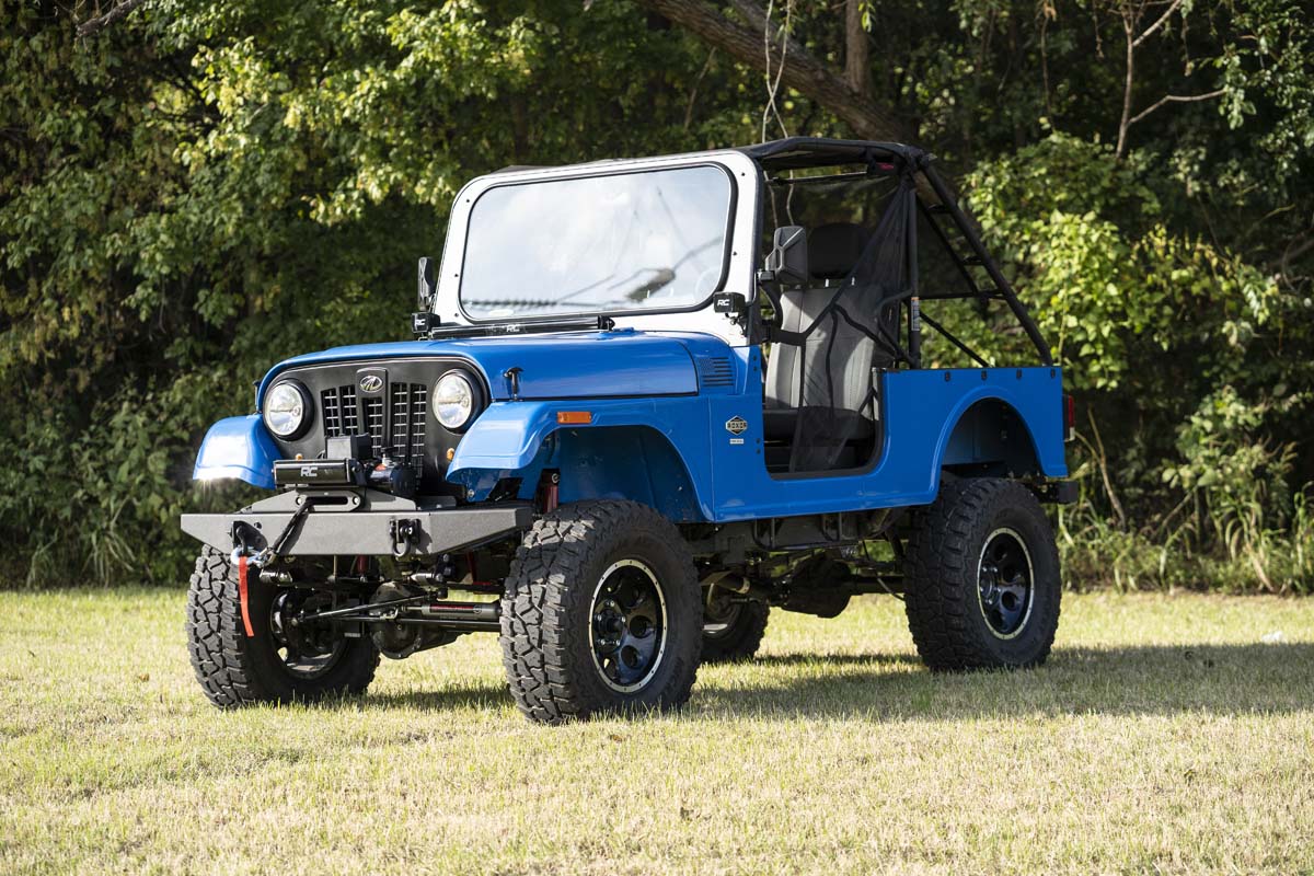 LED Light Kit | Hood Mount | 30" Black Single Row | Mahindra Roxor